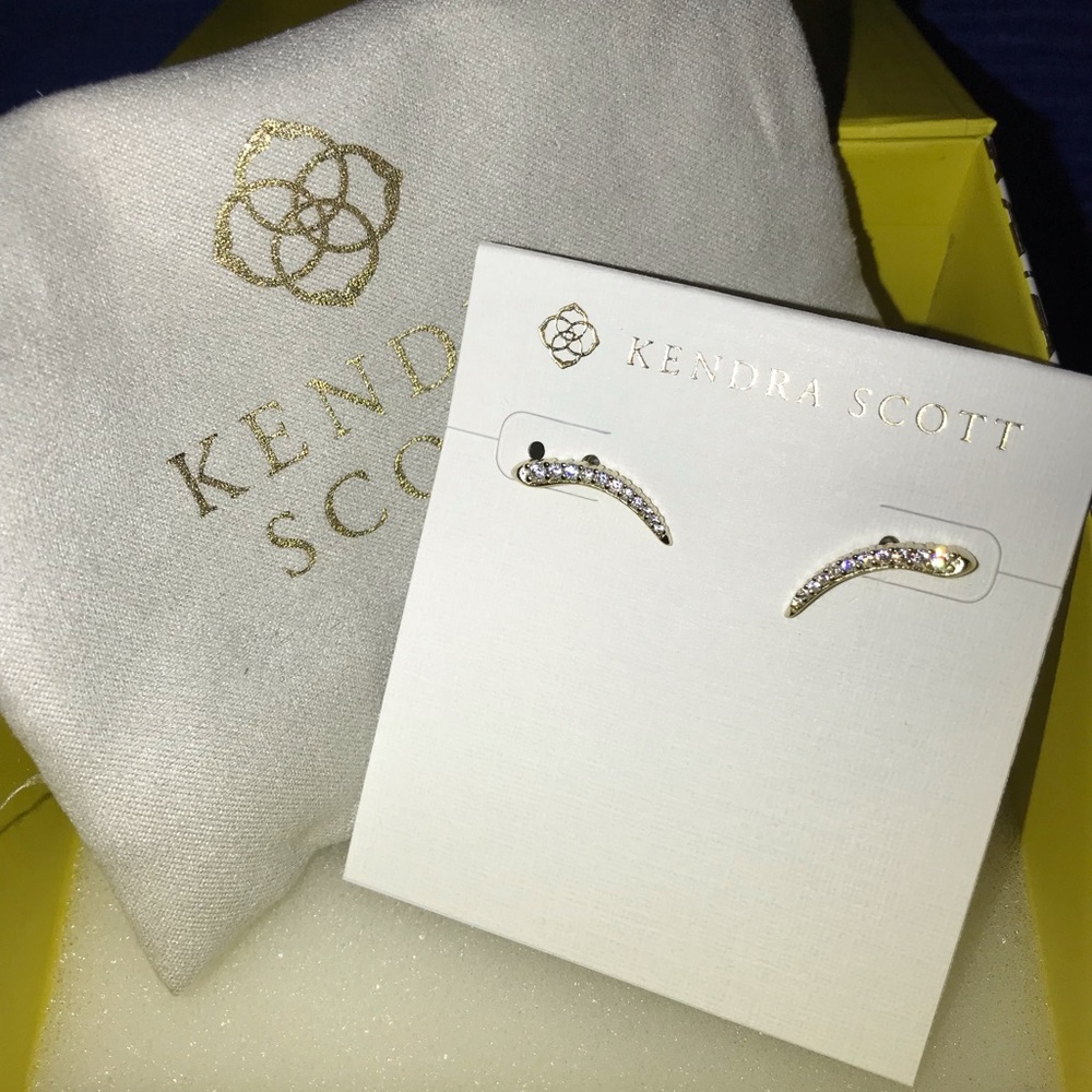 NWOT Kendra Scott Whit Ear Climbers